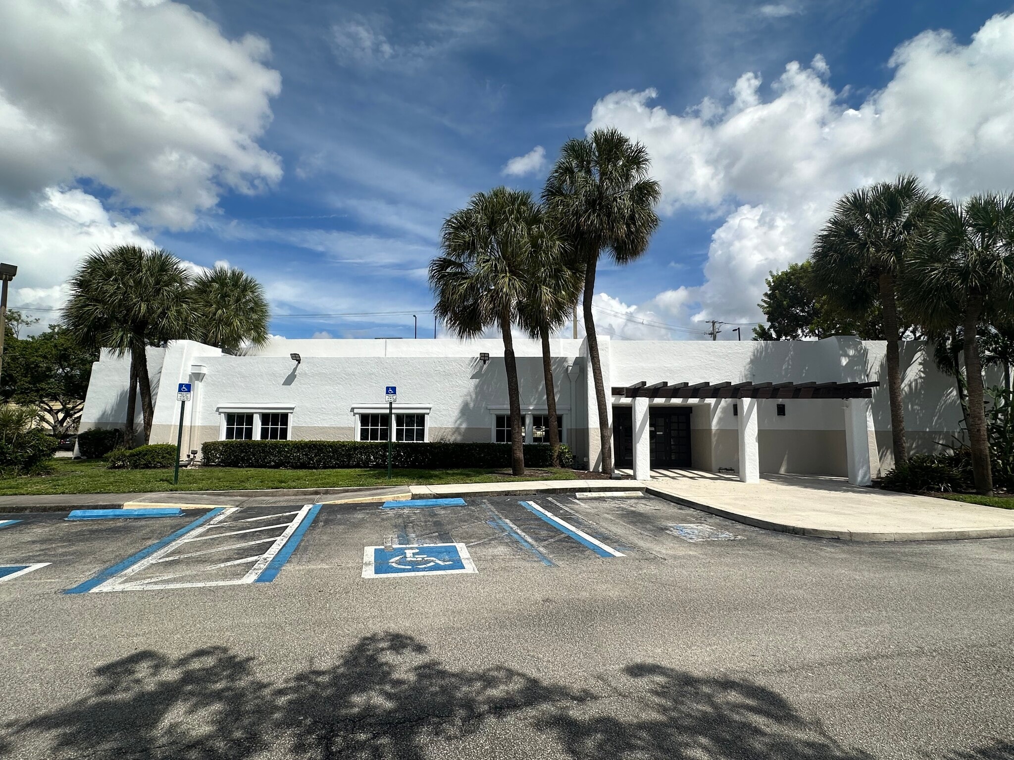 8800-8990 State Road 84, Davie, FL à louer Photo de l’immeuble– Image 1 sur 18