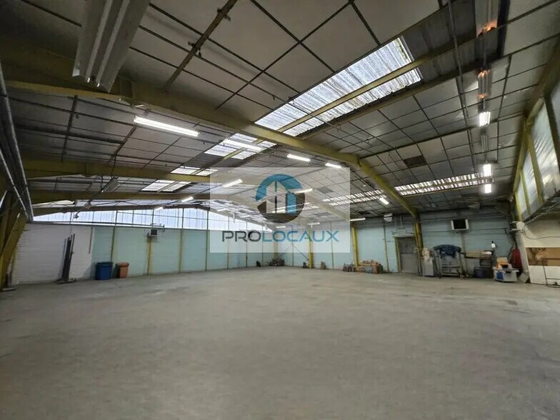 Industriel/Logistique dans Moliens à vendre - Photo de l’immeuble – Image 3 sur 5