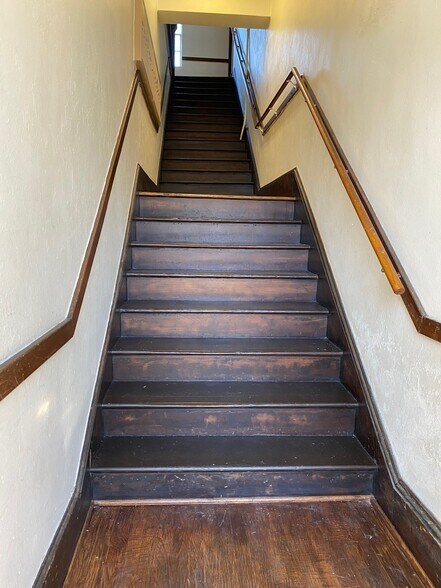 122 N Avondale Rd, Avondale Estates, GA à louer - Hall d’entrée – Image 3 sur 7