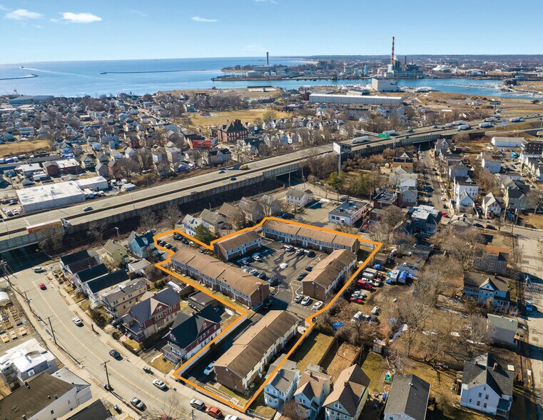 675 Central Ave, Bridgeport, CT à vendre - Photo de l’immeuble – Image 2 sur 7