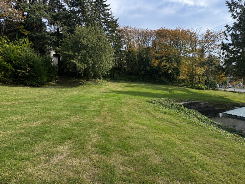 15041 Bothell Way NE, Lake Forest Park, WA à louer - Photo de l’immeuble – Image 2 sur 6