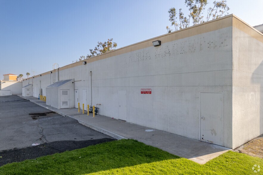 6230 Van Buren Blvd, Riverside, CA à louer - Photo de l’immeuble – Image 3 sur 5