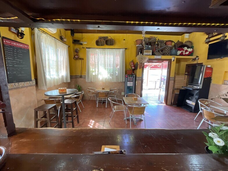 Local commercial dans Vélez-Málaga, Málaga à vendre - Photo de l’immeuble – Image 2 sur 14