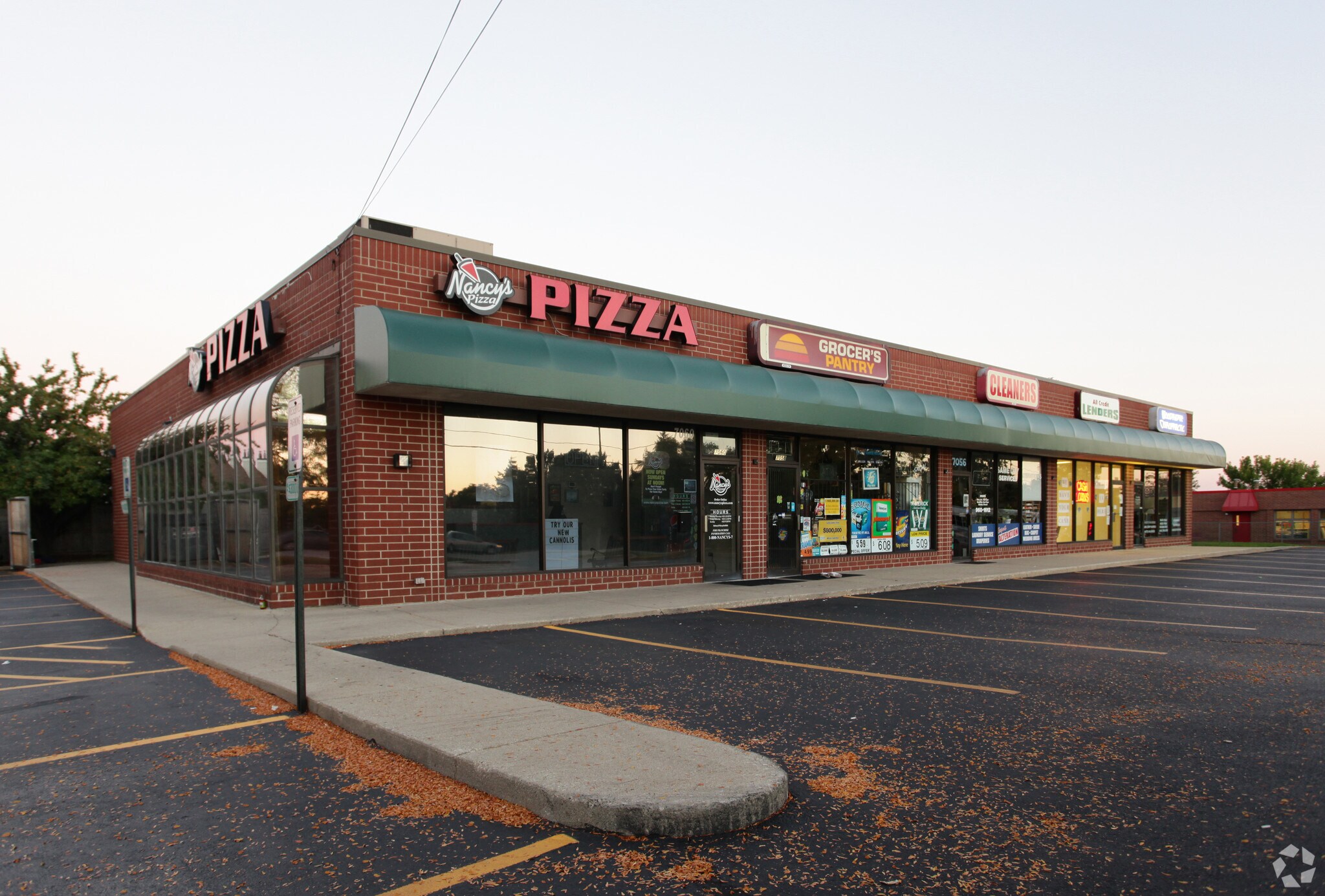 7048-7060 Woodward Ave, Woodridge, IL à louer Photo principale– Image 1 sur 6
