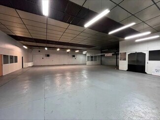 Plus de détails pour Local d'activités à louer