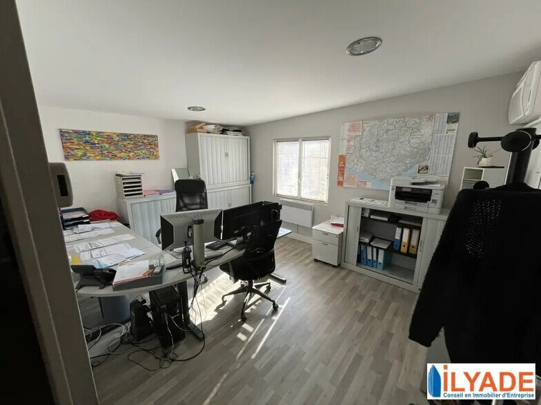 Bureau dans Gardanne à louer - Photo de l’immeuble – Image 3 sur 6