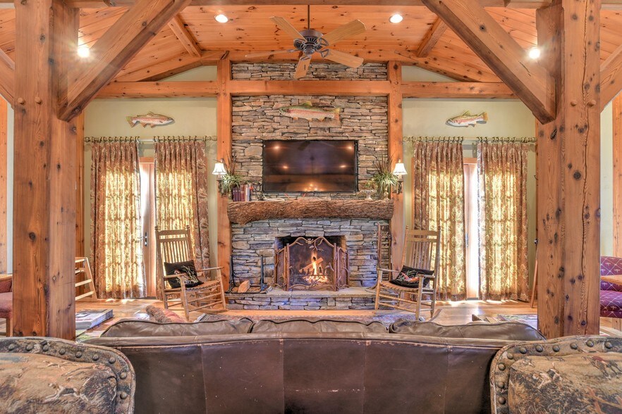 7876 Valley Blvd, Blowing Rock, NC à vendre - Photo intérieure – Image 2 sur 11
