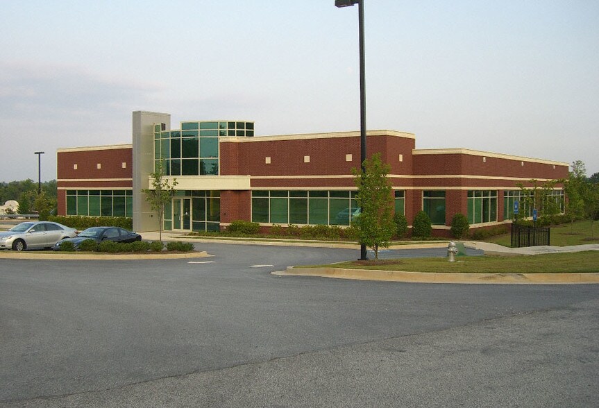 245 Village Center Pky, Stockbridge, GA à louer - Photo de l’immeuble – Image 2 sur 6