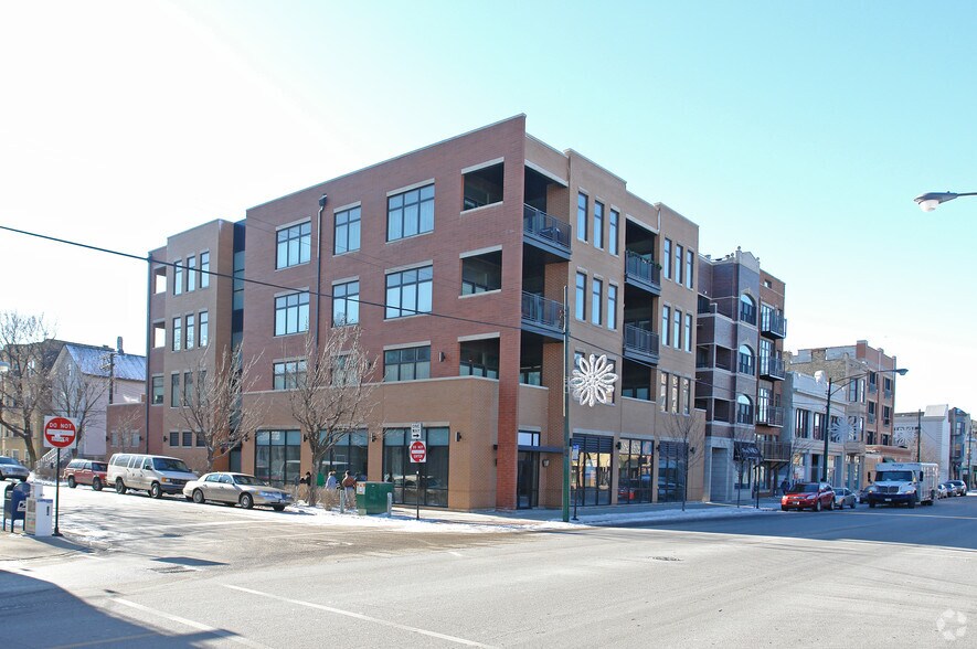 1101 W Belmont Ave, Chicago, IL à louer - Photo principale – Image 1 sur 7
