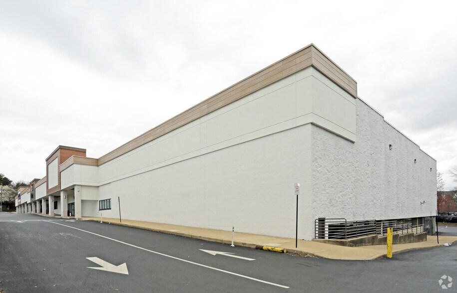 300-340 S Pickett St, Alexandria, VA à louer - Photo de l’immeuble – Image 2 sur 3