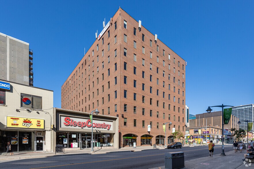 400 Cooper St, Ottawa, ON à louer - Photo de l’immeuble – Image 1 sur 3