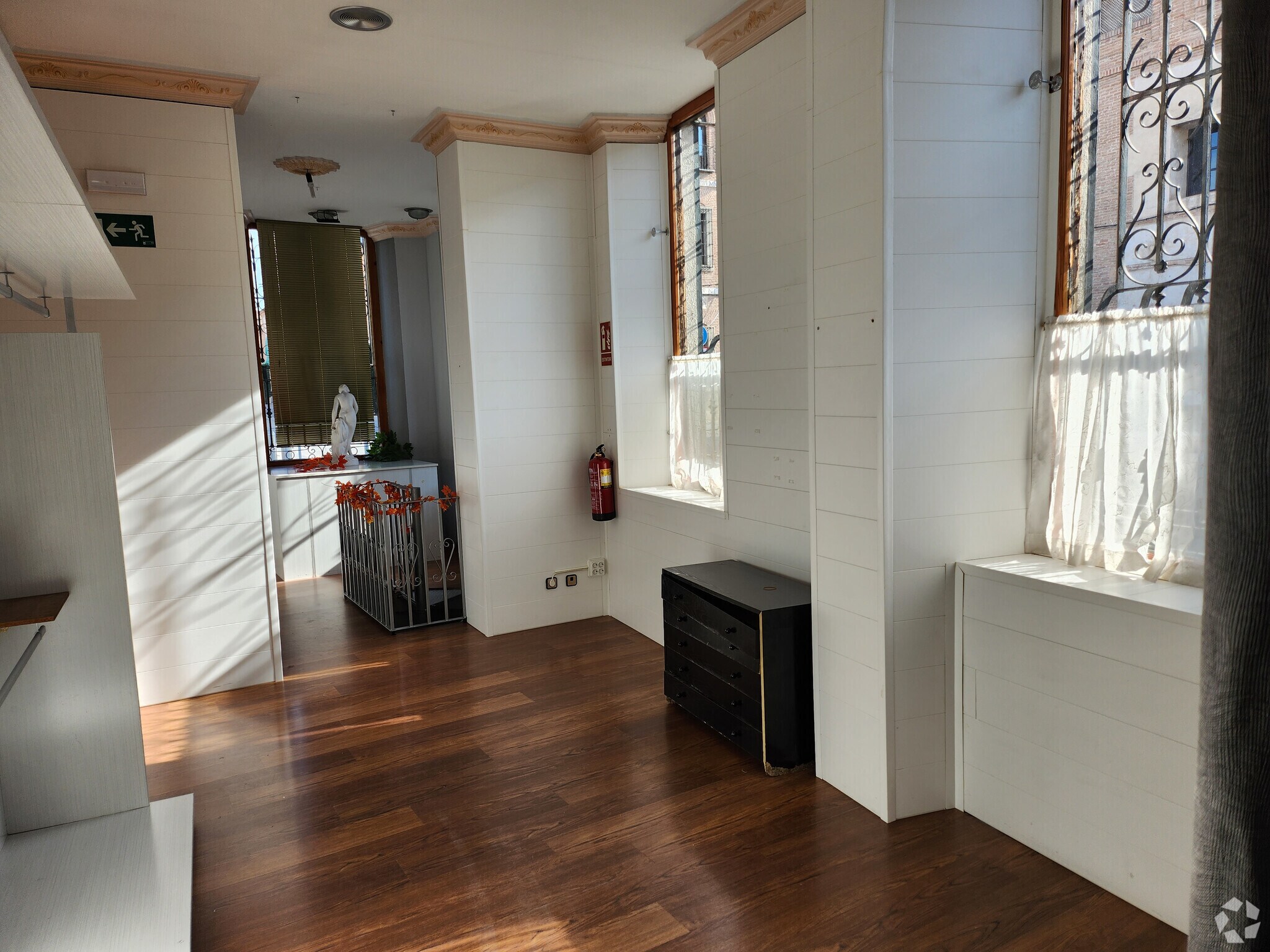 Local commercial dans Alcalá de Henares, Madrid à vendre Photo intérieure– Image 1 sur 5