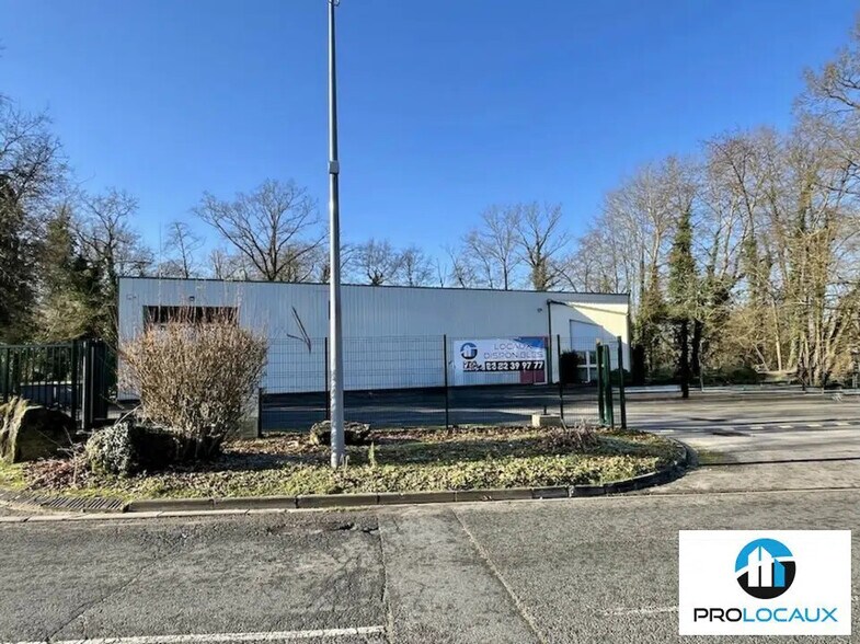 Local d’activités dans Verneuil-en-Halatte à louer - Photo de l’immeuble – Image 1 sur 12