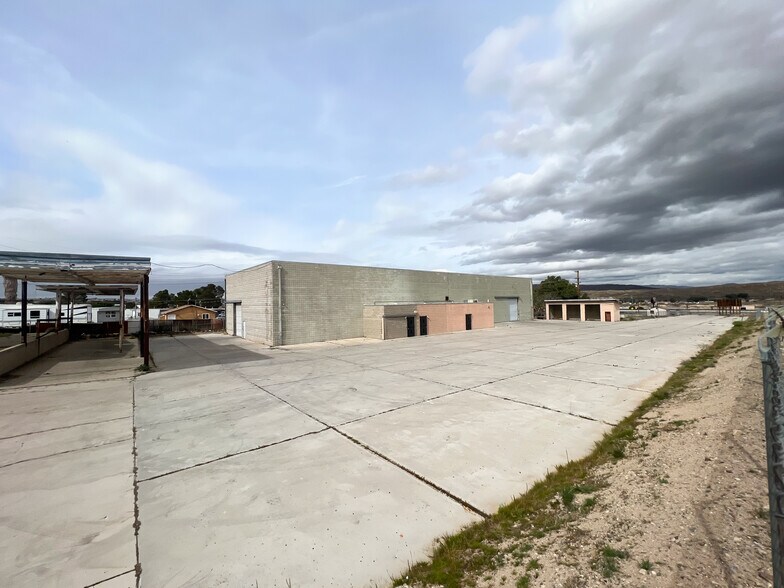 2374 E Main St, Barstow, CA à louer - Photo de l’immeuble – Image 2 sur 12