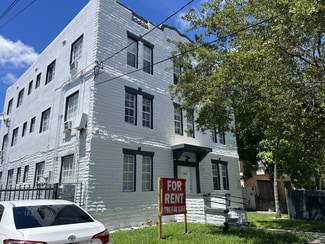 Plus de détails pour 1563 SW 2nd St, Miami, FL - Logement à vendre