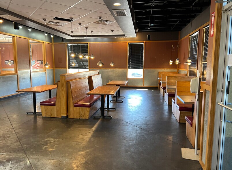 798 W Us Highway 60, Monett, MO à louer - Photo de l’immeuble – Image 3 sur 20