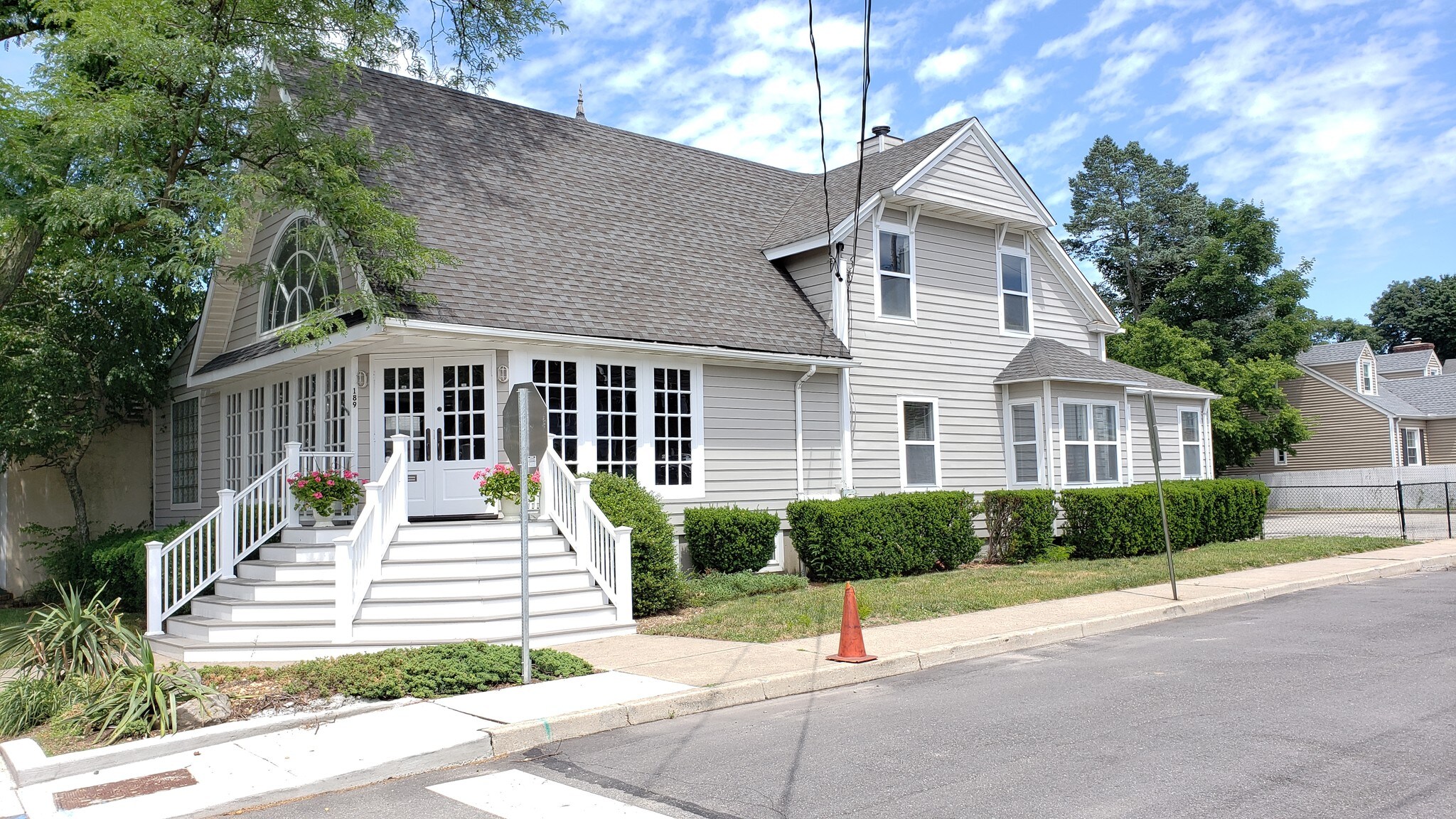 189 South St, Oyster Bay, NY à louer Photo principale– Image 1 sur 13