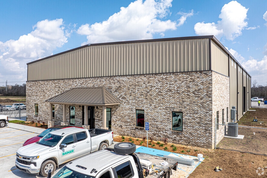 6236 Copperhead Road, Geismar, LA à louer - Photo principale – Image 2 sur 7