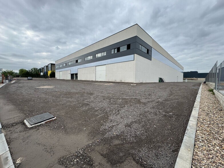 Industriel/Logistique dans Arganda del Rey, Madrid à vendre - Photo de l’immeuble – Image 2 sur 11