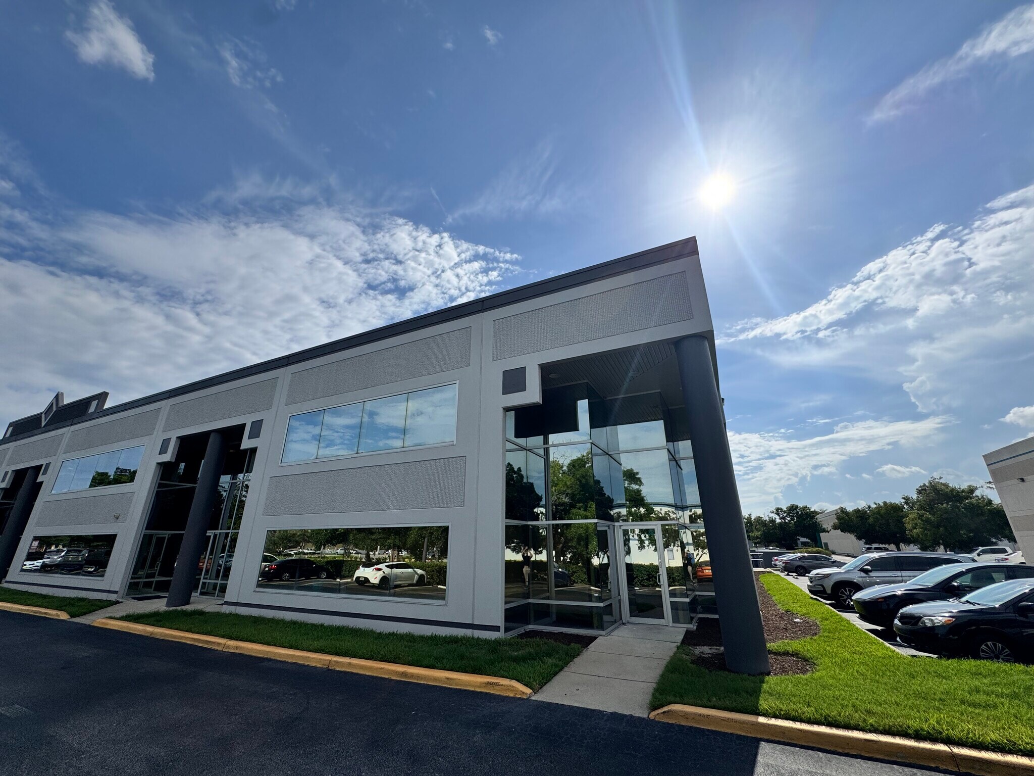7575 Kingspointe Pkwy, Orlando, FL à louer Photo de l’immeuble– Image 1 sur 26