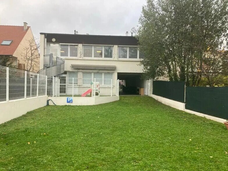 9 Rue De Chanconnet, Argenteuil à vendre - Photo de l’immeuble – Image 2 sur 6