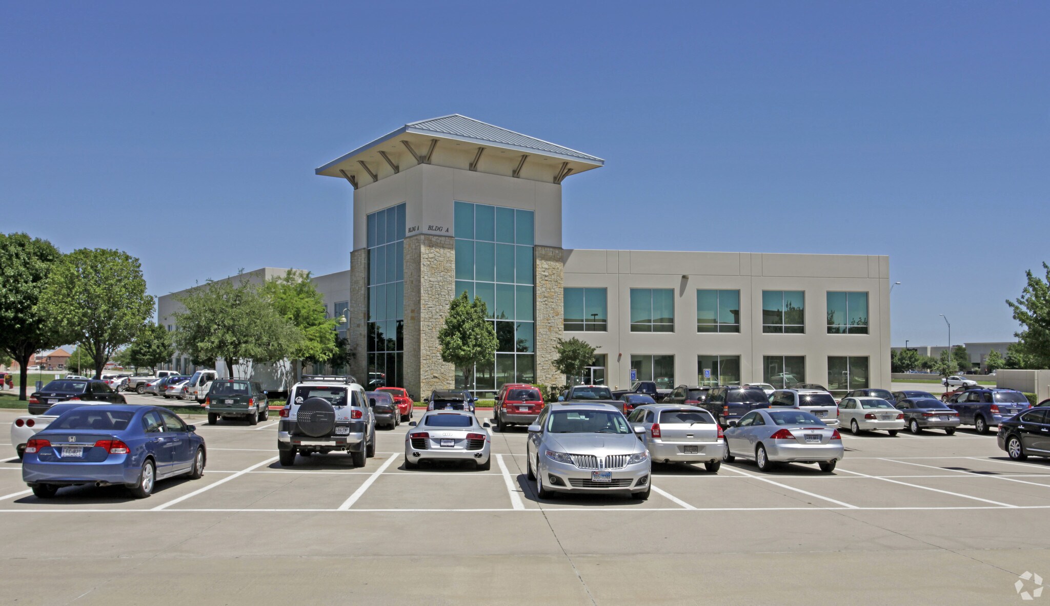 405 State Highway 121 Byp, Lewisville, TX à louer Photo de l’immeuble– Image 1 sur 16
