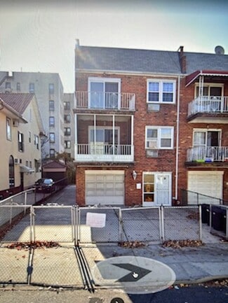 Plus de détails pour 2112 81st St, Brooklyn, NY - Logement à vendre