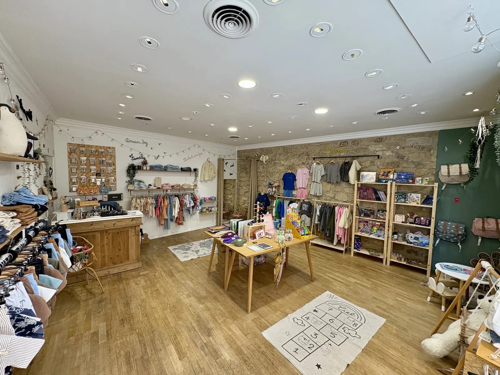 Local commercial dans Salon-de-Provence à louer Photo intérieure– Image 1 sur 5