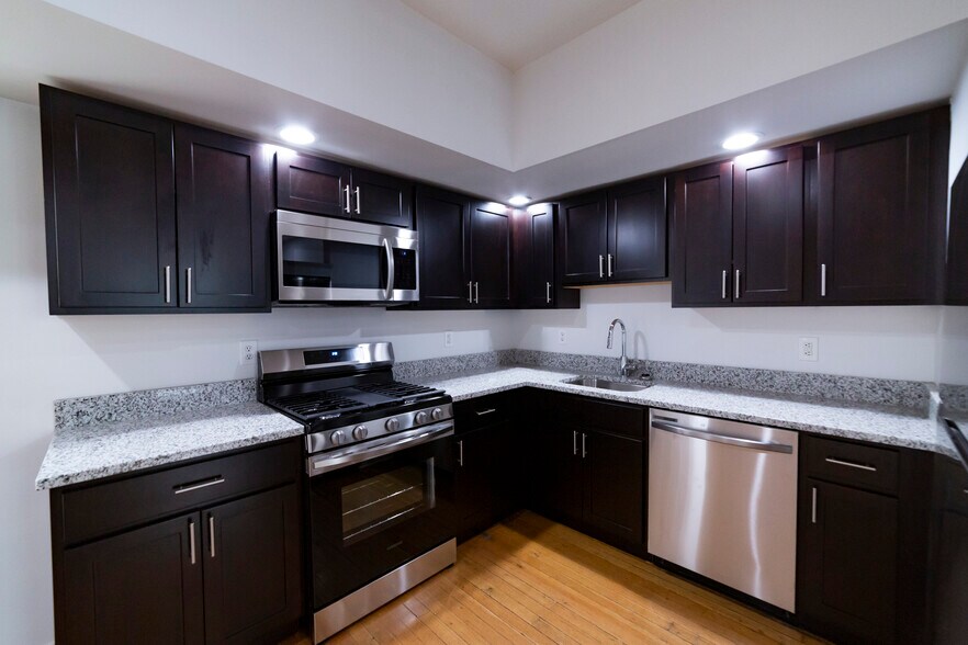 2444 Tremont Ave, Cleveland, OH à vendre - Photo de l’immeuble – Image 3 sur 8