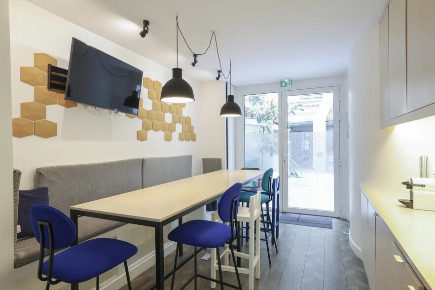 46 Rue Du Chateau D'Eau, Paris à louer - Photo de l’immeuble – Image 2 sur 6