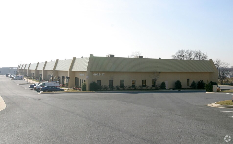 6935-6967 Golden Ring Rd, Rosedale, MD à louer - Photo de l’immeuble – Image 2 sur 5