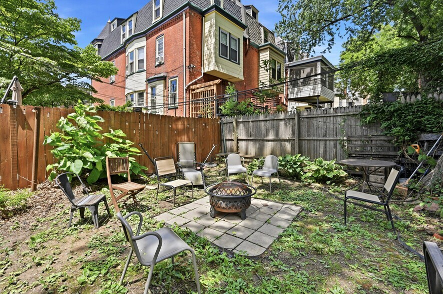 807 S 49th St, Philadelphia, PA à vendre - Photo de l’immeuble – Image 2 sur 23