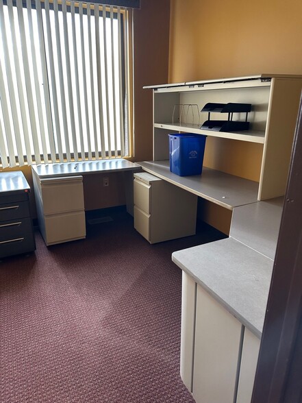 81 Western Industrial Dr, Cranston, RI à vendre - Photo intérieure – Image 3 sur 78