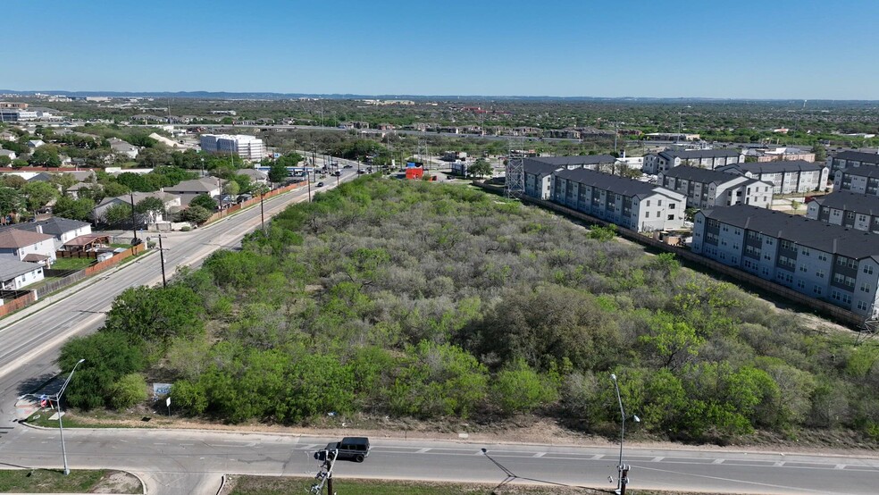 N Hunt Ln, San Antonio, TX à vendre - Vidéo sur l’annonce professionnelle – Image 3 sur 10