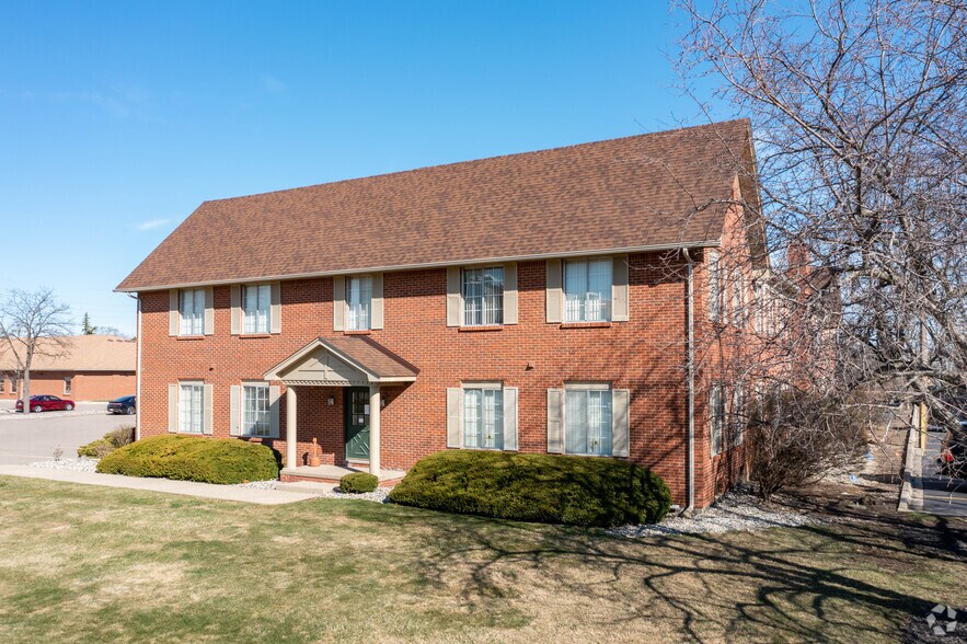 27620 Farmington Rd, Farmington, MI à louer - Photo de l’immeuble – Image 2 sur 6
