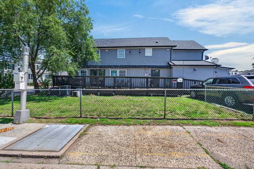 528 Ridgeway Ave, South Amboy, NJ à vendre - Photo de l’immeuble – Image 1 sur 24