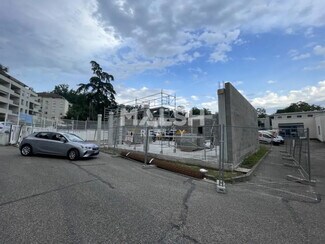 Plus de détails pour Local d'activités à louer