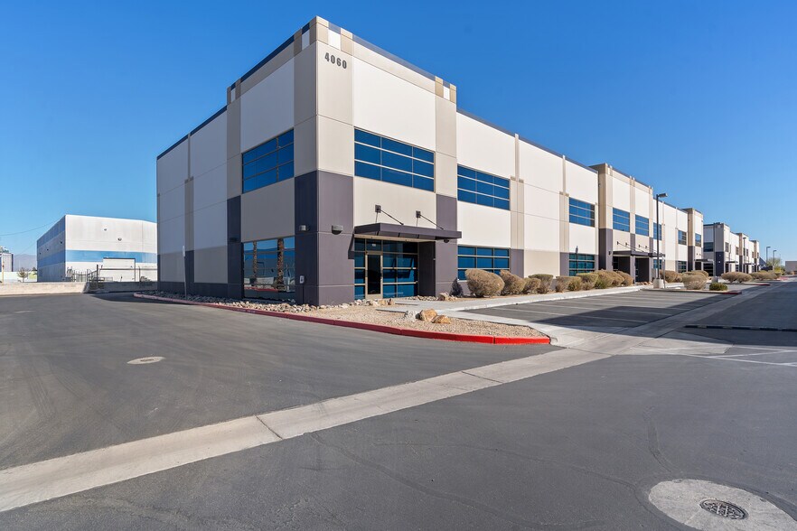 4010 W Hacienda Ave, Las Vegas, NV à louer - Photo principale – Image 1 sur 7