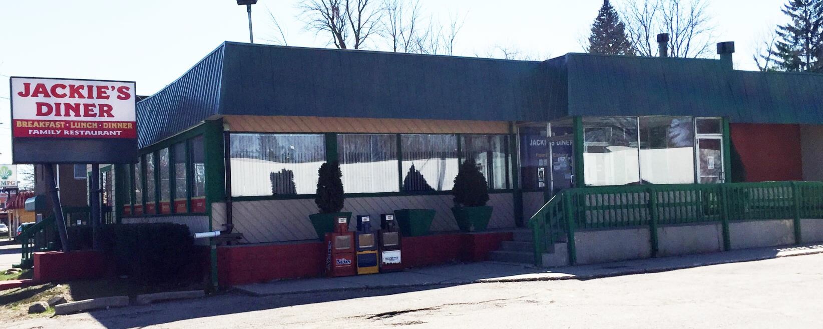 3812 S Martin Luther King Jr Blvd, Lansing, MI à louer Photo principale– Image 1 sur 15