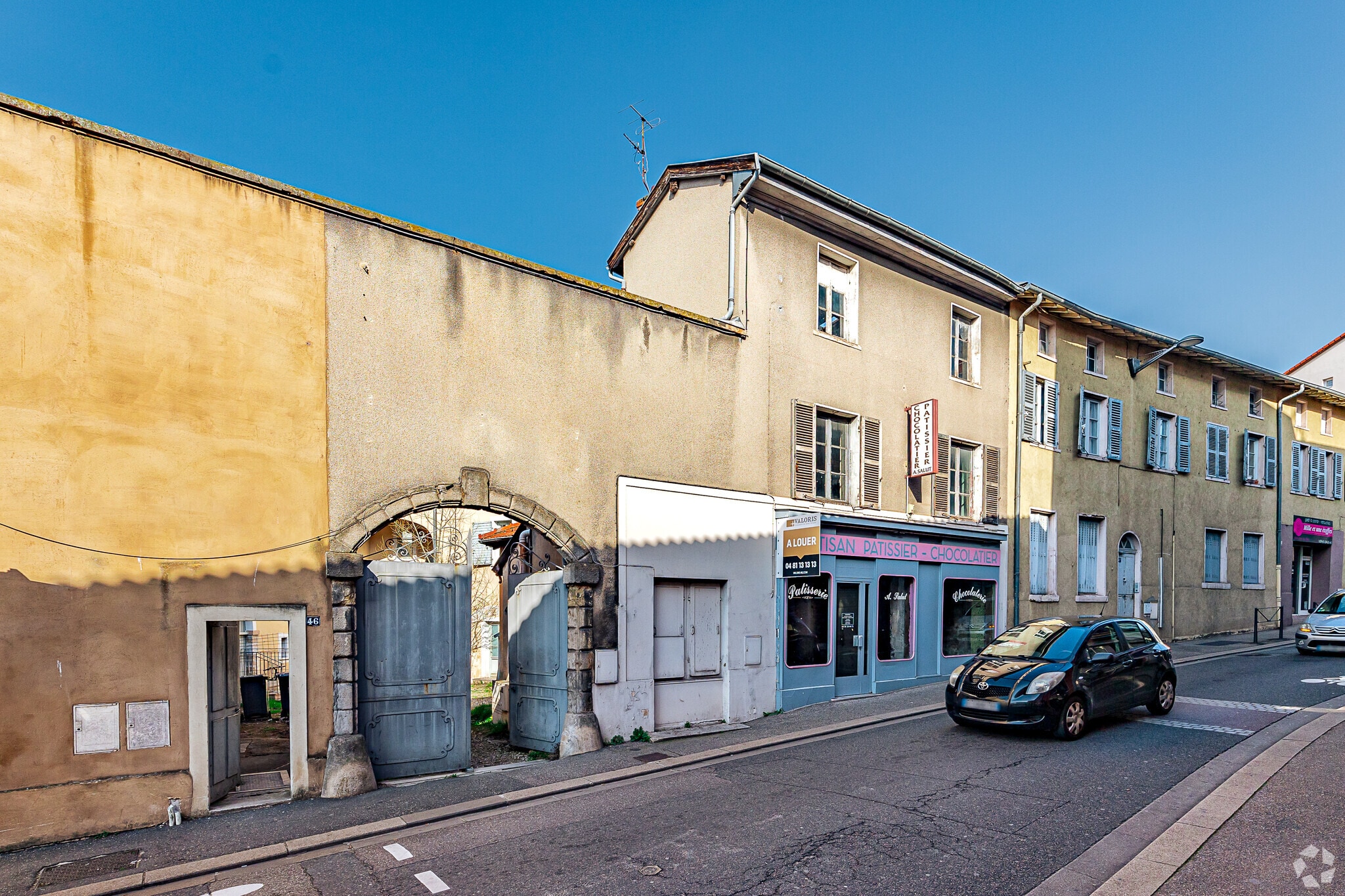 Immeuble residentiel dans Francheville à vendre Photo principale– Image 1 sur 3