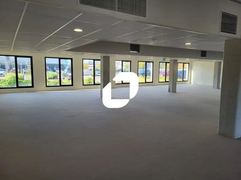 Bureau dans Pessac à louer - Photo de l’immeuble – Image 3 sur 6