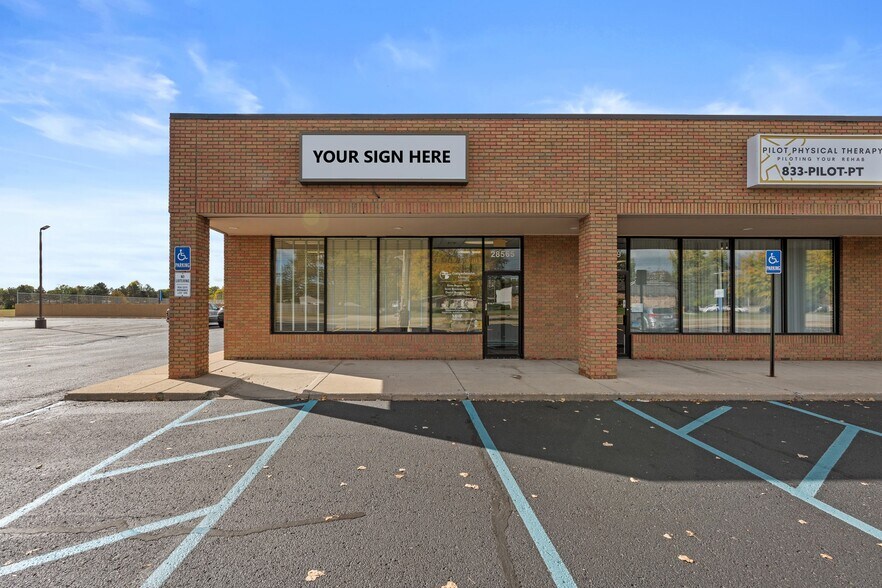 28565-28585 Schoenherr Rd, Warren, MI à louer - Photo de l’immeuble – Image 2 sur 35