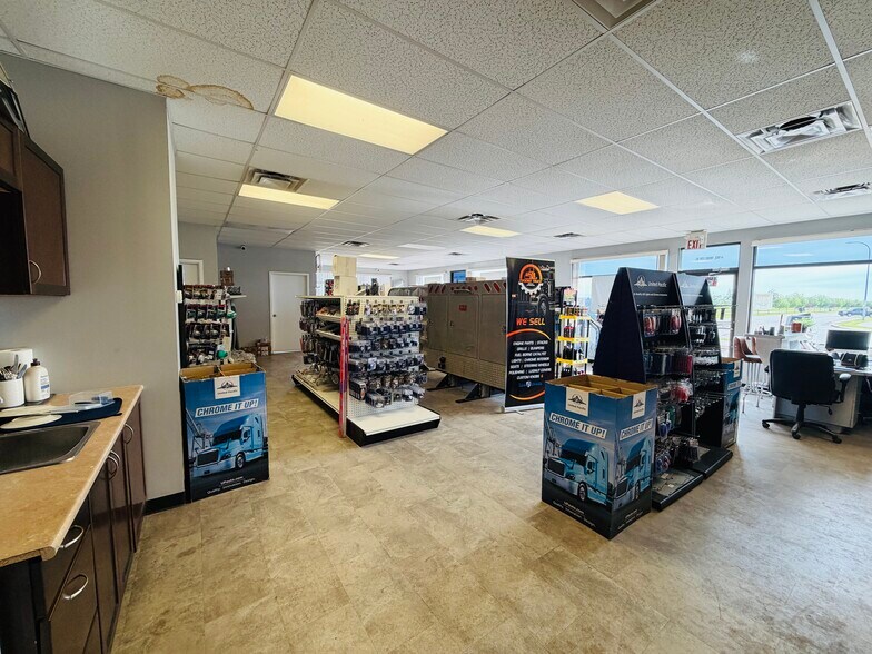 10102 120 St, Grande Prairie, AB à louer - Photo de l’immeuble – Image 2 sur 8