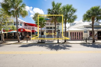 221 Duval St, Key West, FL à louer Photo de l’immeuble– Image 1 sur 16