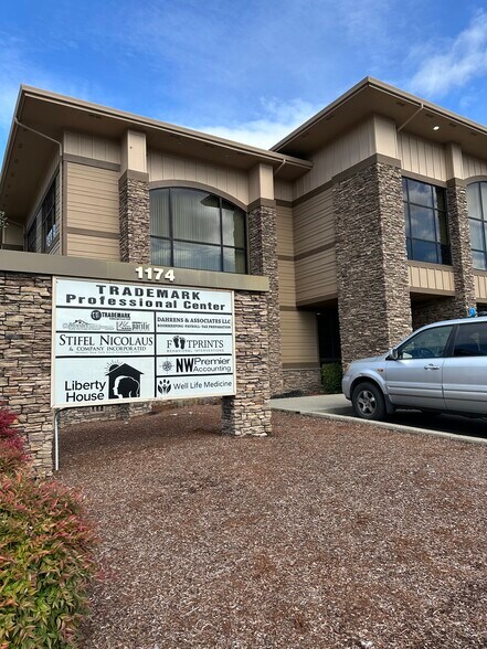 1174 NW Cornucopia St, Salem, OR à vendre - Photo de l’immeuble – Image 3 sur 8