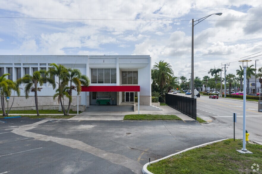 5100 N Dixie Hwy, Oakland Park, FL à vendre - Photo de l’immeuble – Image 3 sur 14