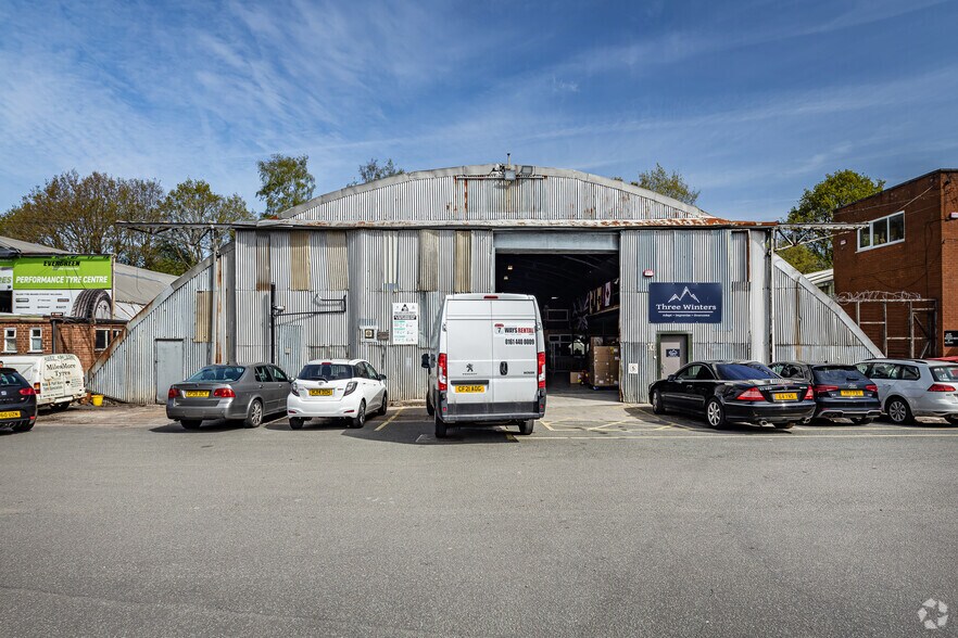 Macclesfield Rd, Stockport à louer - Photo de l’immeuble – Image 2 sur 2