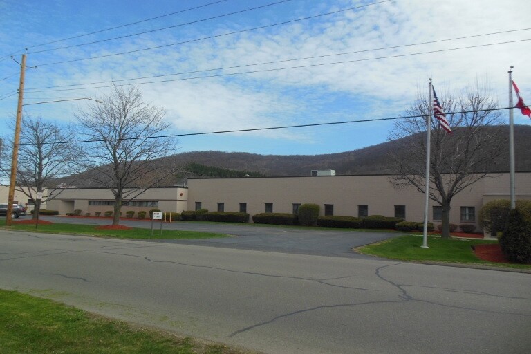 1140 Sullivan St, Elmira, NY à louer - Photo de l’immeuble – Image 2 sur 3