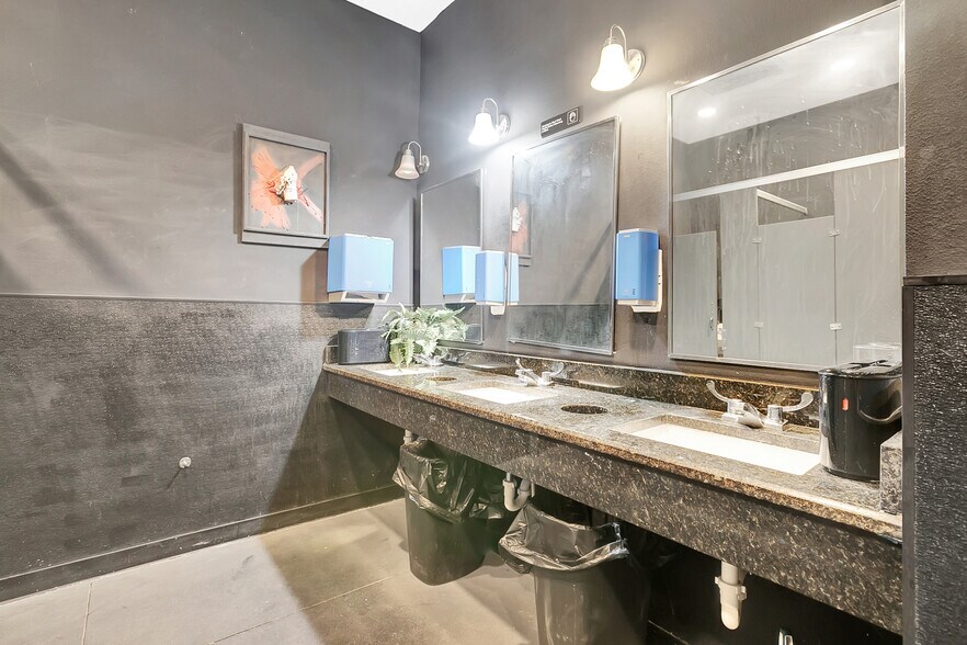 122 S Howard Ave, Tampa, FL à louer - Photo de l’immeuble – Image 3 sur 58