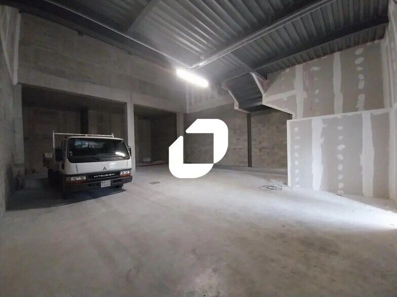 Local d’activités dans Montfermeil à louer - Photo intérieure – Image 2 sur 13